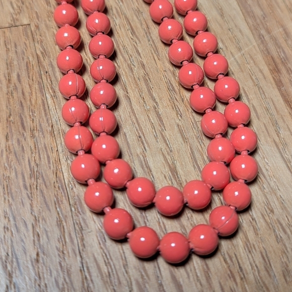Vintage Signed "Oops A Daisy" Coral Necklace 🌸 Bold Beads & Whimsical Charm! - Picture 4 of 6